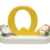 Buchstabe Q, mit Blumen