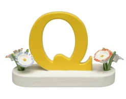Buchstabe Q, mit Blumen