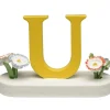 Buchstabe U, mit Blumen