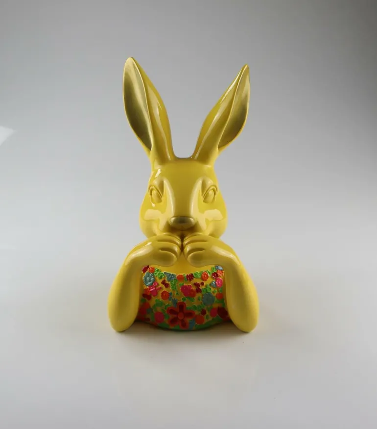 Hase gelb mit Blumen 23cm