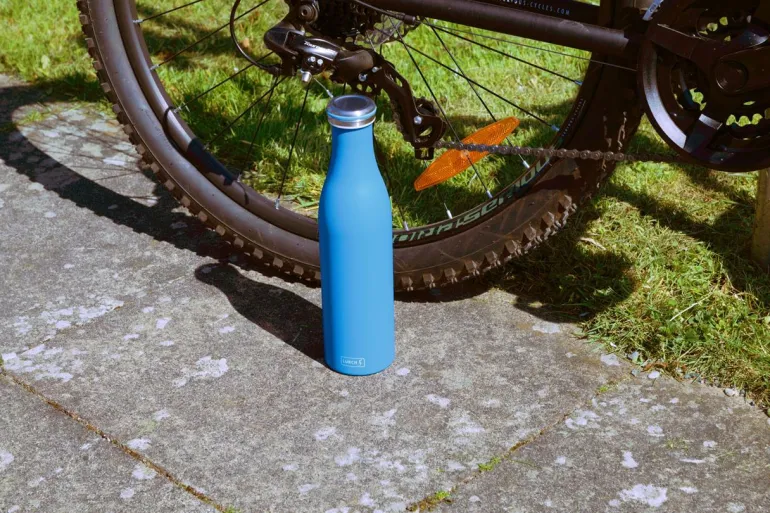 Isolier-Flasche Edelstahl 0,75l Azur