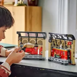 LEGO® Harry Potter™ Buchstütze Hogwarts™ Express