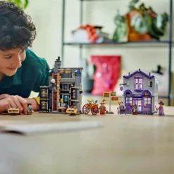 LEGO® Harry Potter™ Ollivanders™ & Madam Malkins A