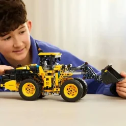 LEGO® Technic Volvo L120 Electric Radlader 42209