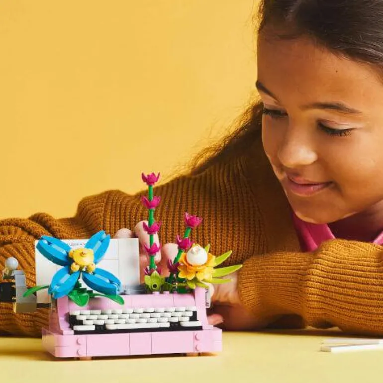 LEGO® Creator Schreibmaschine mit Blumen 31169