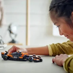 LEGO® Speed Champions Mclaren F1® Team Mcl38 Renna