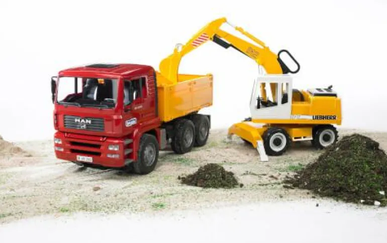 MAN TGA Kipper + Liebherr Schaufelbagger