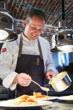 Sauciere mit Deckel, doppelwandig